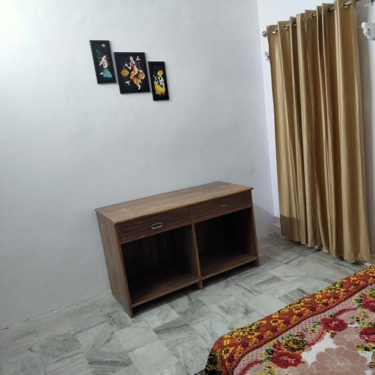 Shri Swami Sheetal Das Aashram Dharmshala Waranasi Zewnętrze zdjęcie