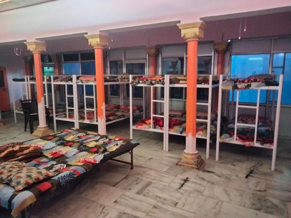 Shri Swami Sheetal Das Aashram Dharmshala Waranasi Zewnętrze zdjęcie